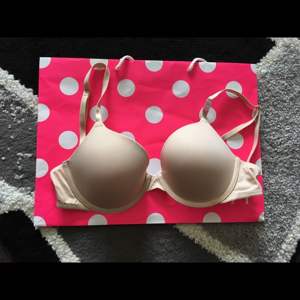 NWT Pink Victoria’s Secret T-shirt Bra Nude 32D